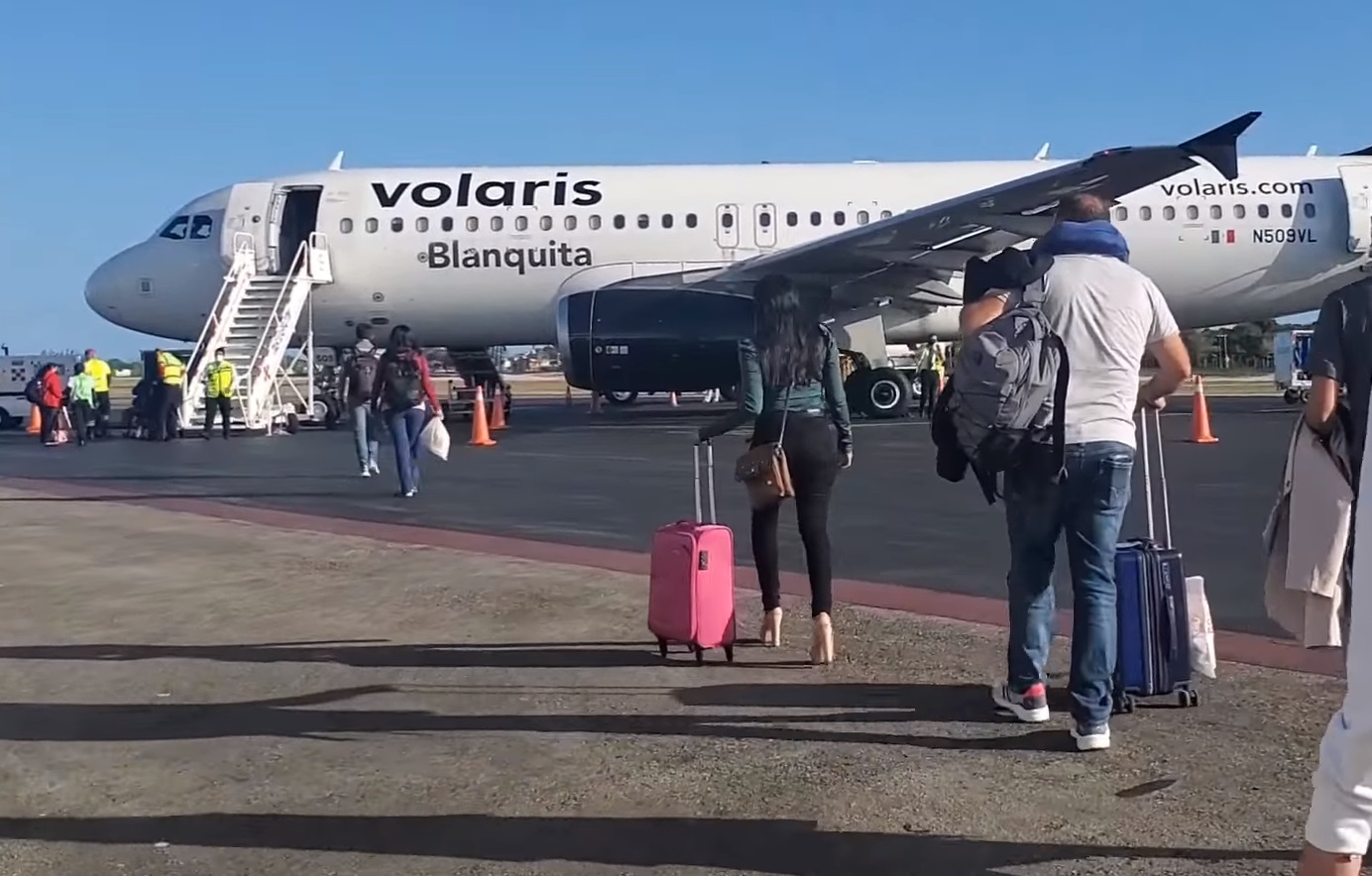 Casi 2 mil extranjeros llegan a Chetumal con vuelo de Miami
