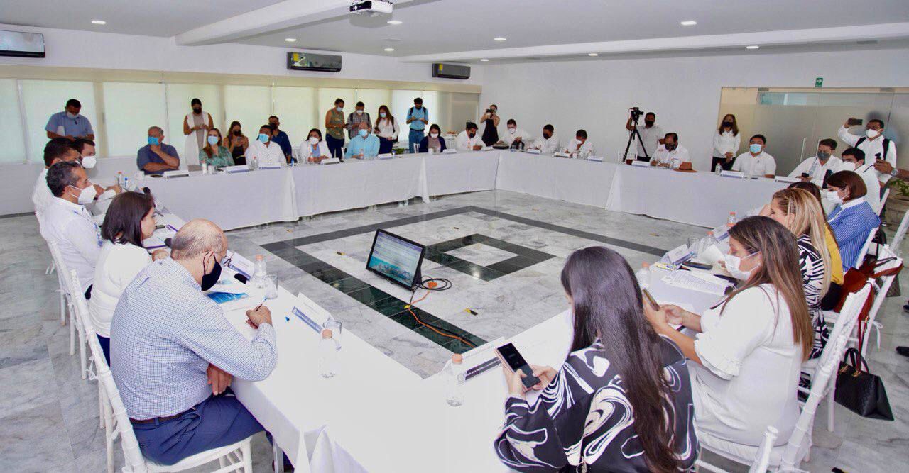 Empresarios se reúnen con Senadores y el gobernador en Cancún
