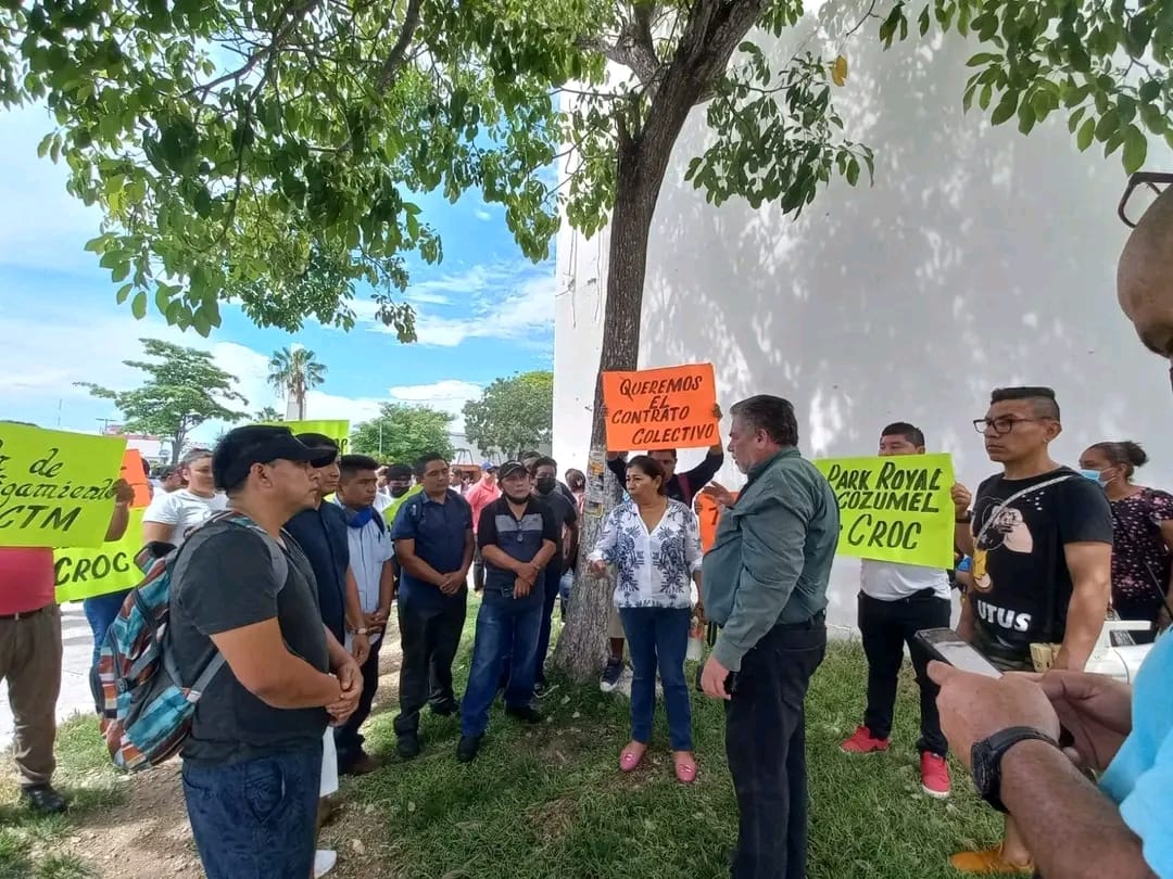 Empleados de la Riviera Maya protestan en Chetumal