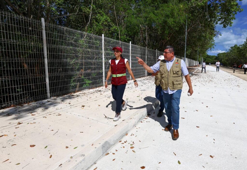 Ana Paty Peralta constata los avances de la mejora vial en Cancún durante su recorrido por la Calle 82.