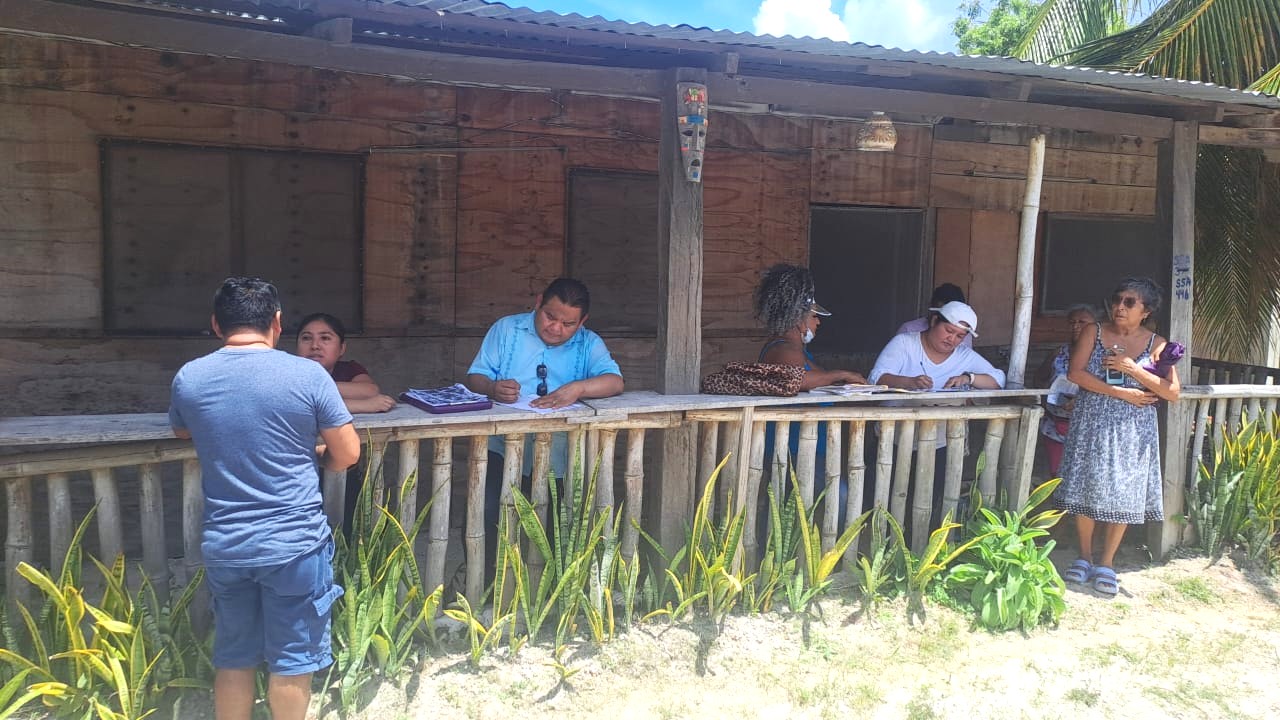 Brigadas de supervisión y trabajo de campo en asentamientos del sur de Quintana Roo para avanzar en procesos de contratación y titulación.
