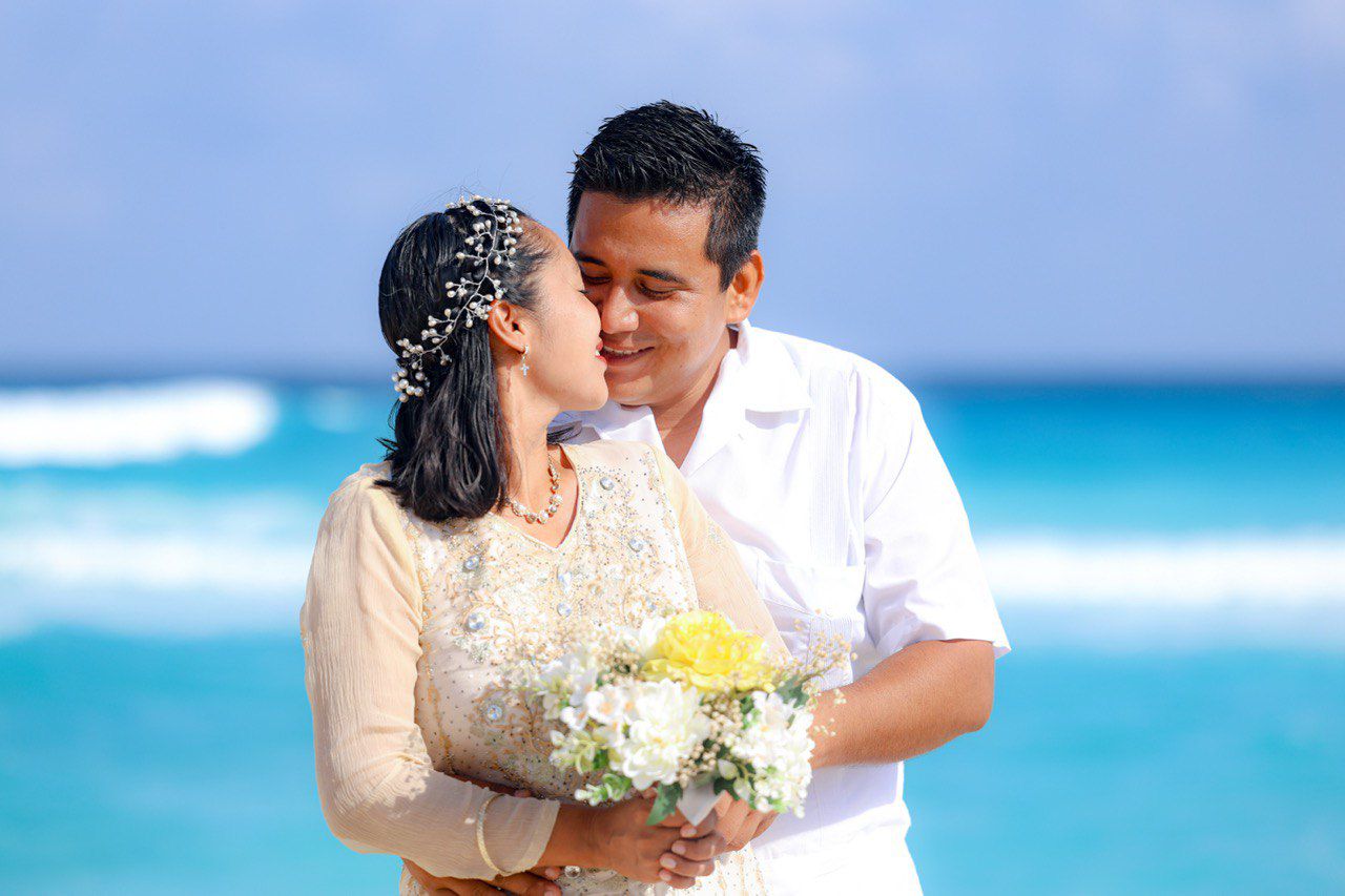 Parejas podrán formalizar su unión durante las Bodas Colectivas 2026 en una ceremonia pública frente al mar.