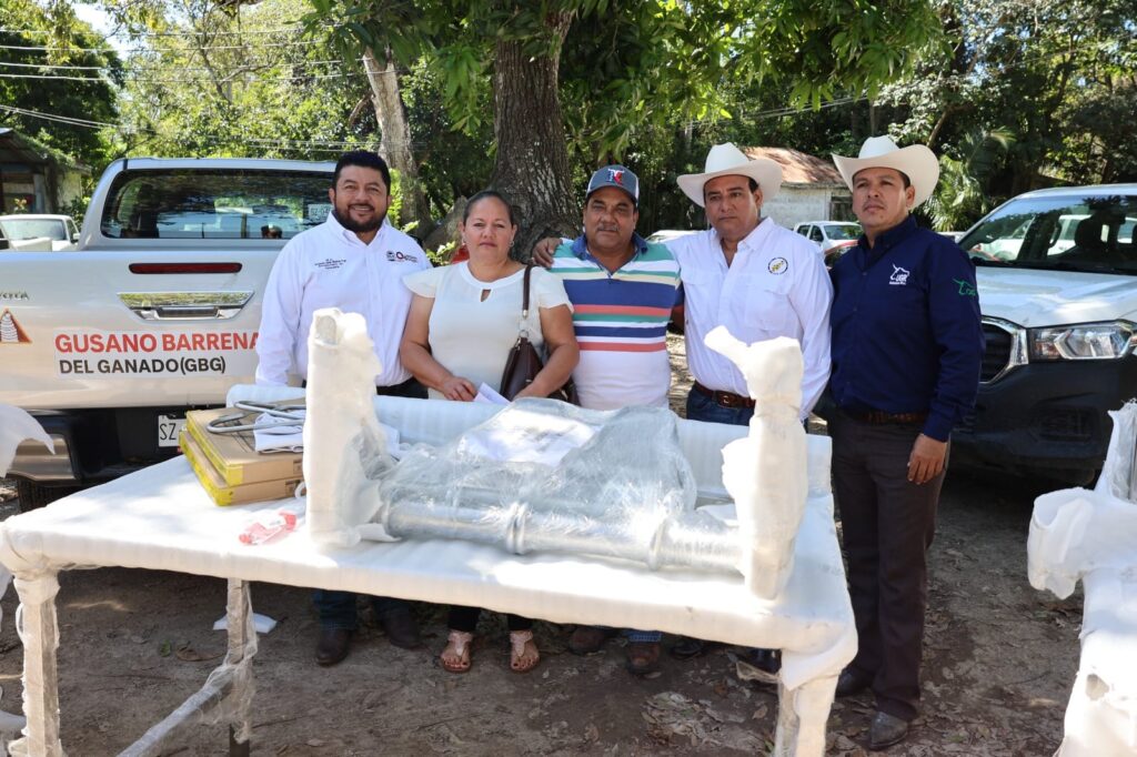 Entrega de equipo especializado para mejorar la higiene en rastros y casas de matanza en Quintana Roo.