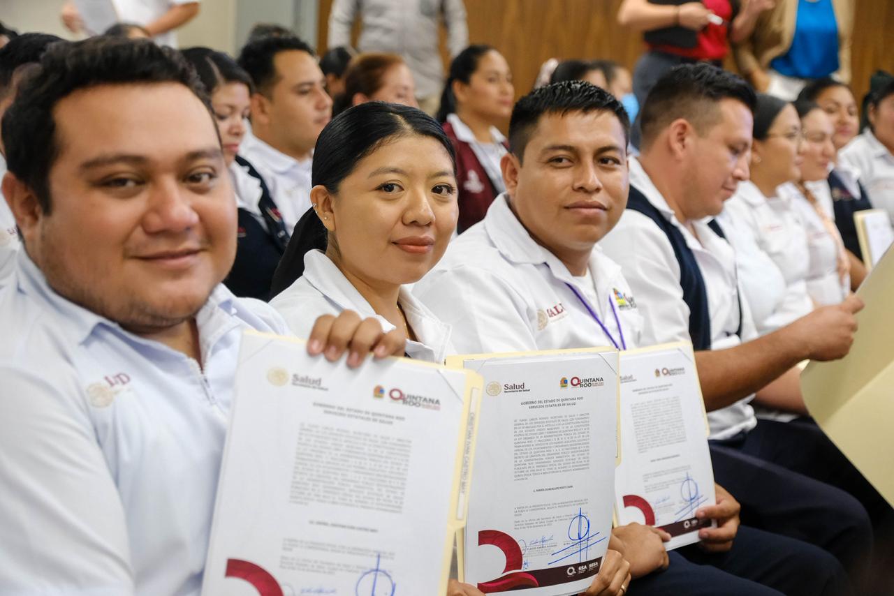 Personal de vacunación recibe bases laborales como parte de la justicia laboral en salud en Quintana Roo.