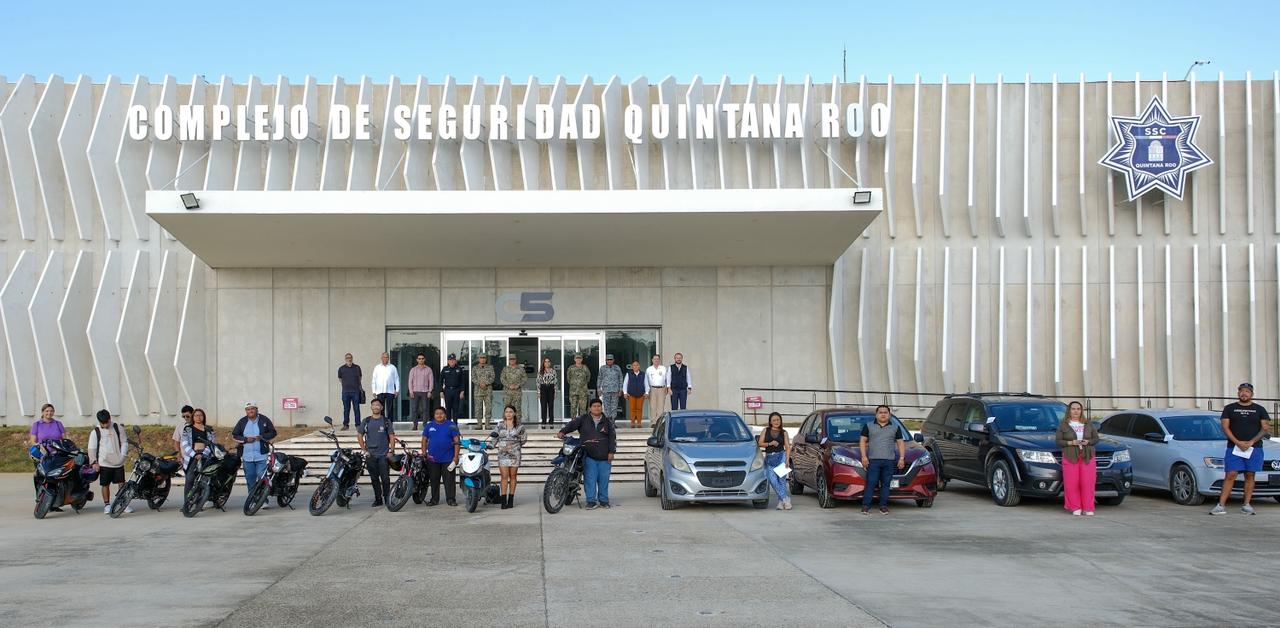 Entrega de unidades como parte de la estrategia de vehículos robados recuperados tras operativos de seguridad.