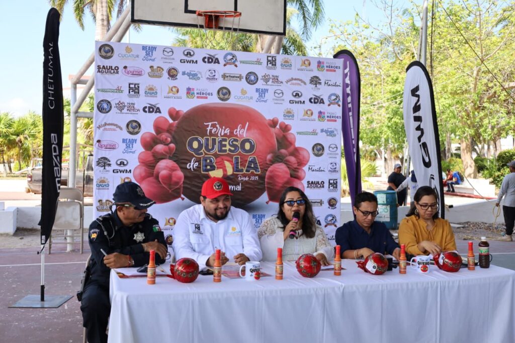 Familias disfrutarán la Feria queso de bola durante el Cuarto Aniversario del Paseo Héroes en Chetumal.
