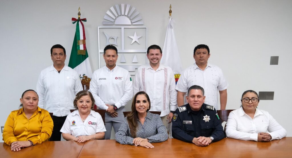 Autoridades encabezando la instalación de la Junta de Gobierno de la Universidad de Ciencias y Disciplinas de la Seguridad, marcando el inicio de la profesionalización en seguridad.