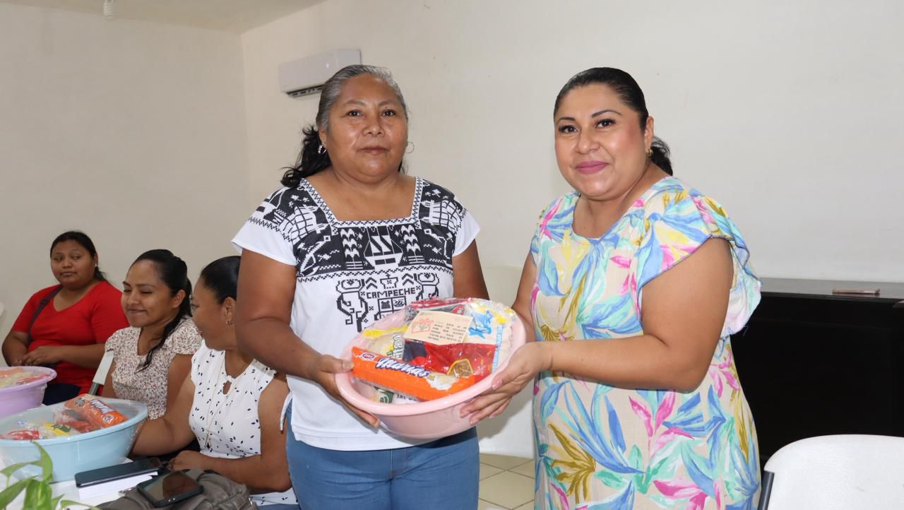 Mujeres emprendedoras del Mercado Violeta participaron en un convivio organizado por el CIAM en Felipe Carrillo Puerto.