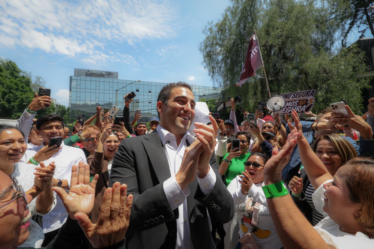 Gino Segura formalizó su registro como aspirante a Coordinador Estatal en Defensa de la Transformación y la Soberanía Nacional en Quintana Roo.