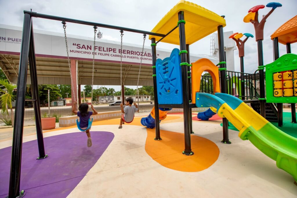 Habitantes de San Felipe Berriozábal disfrutan del parque rehabilitado, un nuevo espacio para el deporte, la recreación y la convivencia comunitaria.