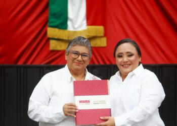 La secretaria de Gobierno, Cristina Torres Gómez, durante la entrega oficial del Cuarto Informe en la sede del Poder Legislativo.
