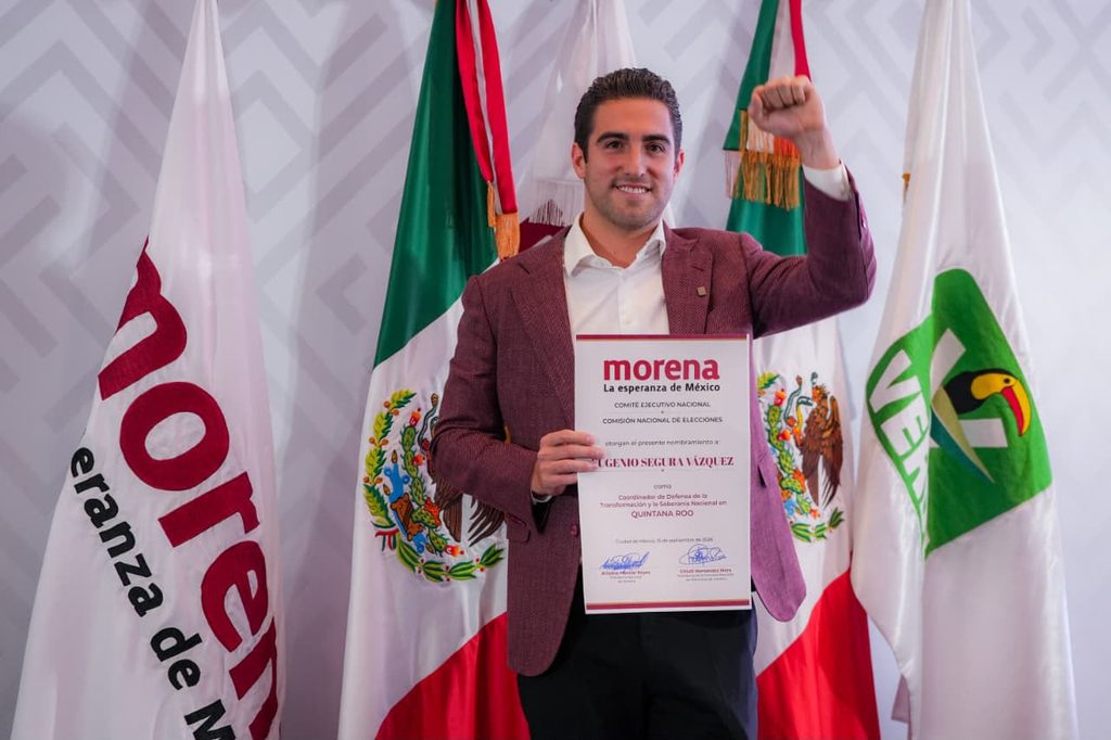 Gino Segura durante su mensaje tras asumir la responsabilidad como Coordinador de la Defensa de la Transformación en Quintana Roo.