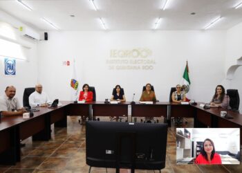 Integrantes del Consejo General del IEQROO durante la sesión donde se definieron los topes de campaña y presupuestos electorales.