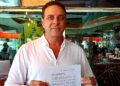 Nabil Eljure durante la conferencia de prensa donde anunció su separación del cargo para participar en el proceso interno.