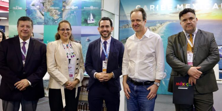 Delegación turística de Quintana Roo durante la presentación de la campaña del Caribe Mexicano dirigida al mercado brasileño.